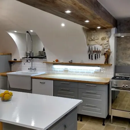 Chateau De Balsac Πανσιόν