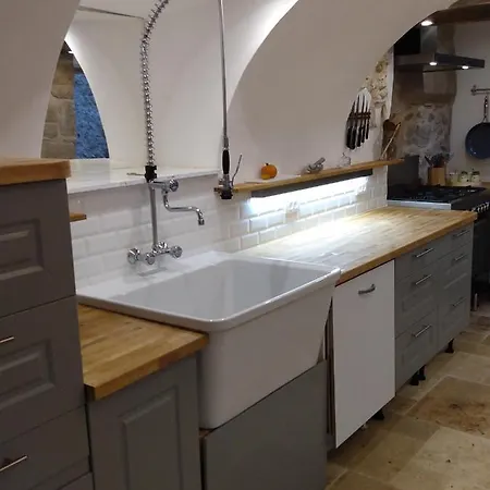 Chateau De Balsac Πανσιόν Druelle Balsac