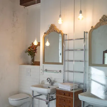 Chateau De Balsac Guest house *