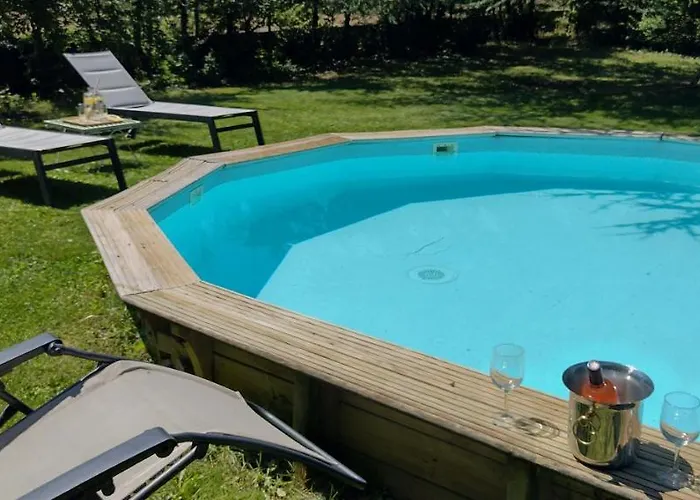 Chateau De Balsac Penzion *